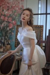 -Lady  Jane高端婚纱礼服馆