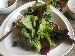 -Chom Cafe and Restaurant