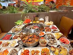 -黑金·寻焰自助百汇·烤肉·火锅(中街店)