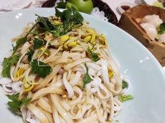 捞河粉-荣粤酒家·融合粤菜