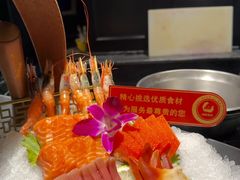 -云顶旋转自助景观餐厅