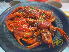 -肥肥虾庄·金牌油焖大虾(首义路店)