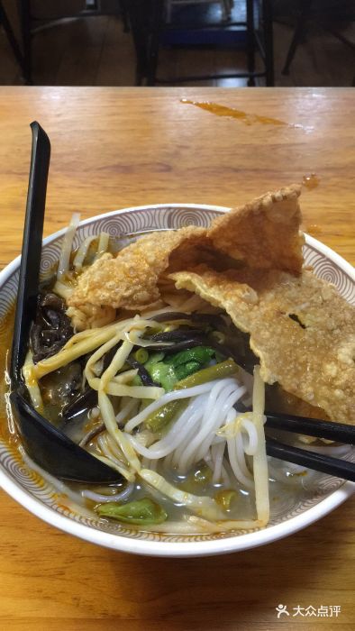 家味螺蛳粉(安远路店)牛腩螺蛳切粉图片