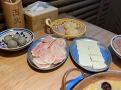 -洱火云南酸菜牛肉火锅(石景山当代商城店)