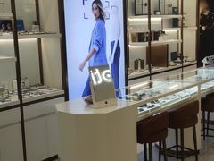 -J-Optical佳视明眼镜·蔡司视觉(青岛金茂览秀城店)