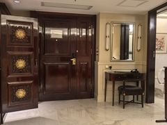 -深圳富苑皇冠假日套房酒店
