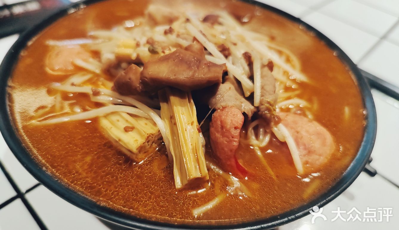 [得意]教你如何不排队吃网红肥汁米线