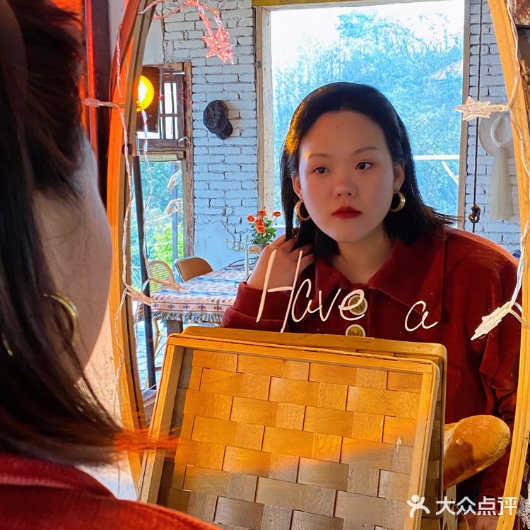 荒芜中的诗情画意