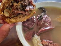 烧饼夹烧牛羊肉-老爆肚满五香烧牛羊肉