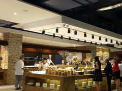 面包甜点陈列柜-汉巴9号自助餐厅(新潮尚品超市店)