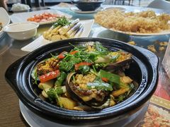 沙锅焖鲍鱼-八道本地特色菜馆(大鹏古城店)