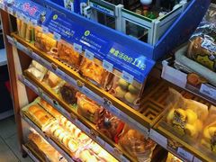 -全家便利店(江湾镇站店)