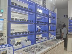 -美式眼镜·授权蔡司.依视路.尼康.豪雅.明月(南翔印象城店)