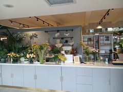 -新华里咖啡书吧(新华书店小寨店)