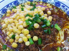 -渝之汇牛肉豌杂面