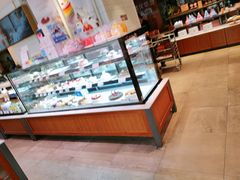 面包甜点陈列柜-巴黎贝甜(五月花广场店)