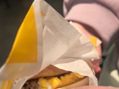 -麦当劳(上海虹桥站30B检票口楼上)