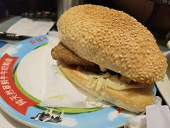 特大猪扒包-金华冰厅