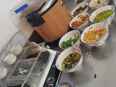 -裕新楼粉面馆·石磨手工粉(四方坪店)