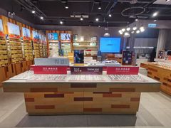-LOOK眼镜·蔡司依视路配镜(宝山万达店)