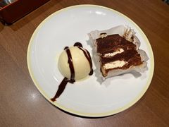 提拉米苏与冰淇淋-萨莉亚意式餐厅(杭州西溪龙湖天街店)