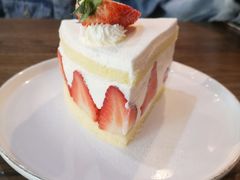 草莓蛋糕-MI WU FACTORY米屋美食工厂餐厅(绿地店)