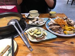-菌之家·专业纯野生菌火锅·特色炒菌