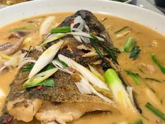 招牌土烧鱼头-聚丰园•湖鲜餐厅(阿红私房菜梅石路店)