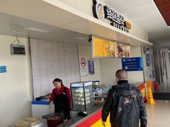 -小昆山服务区-停车场