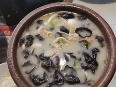 -阿瓦山寨·湘菜现炒·剁椒鱼头王(咸阳总店)