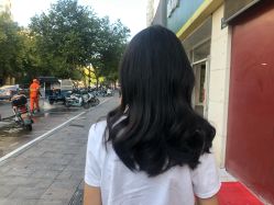-苑苑发型设计