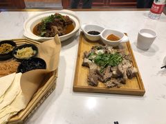 手抓羊肉-丁里羊肉小镇(天鹅湖总店)
