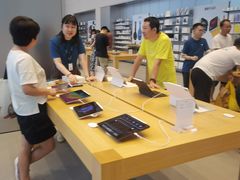 -Apple零售店(华贸购物中心店)