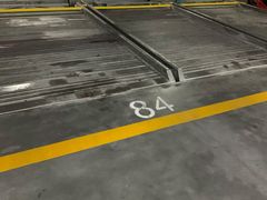 -白玉兰广场停车场