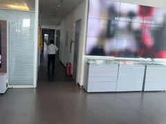 -成都中升之星奔驰4S店