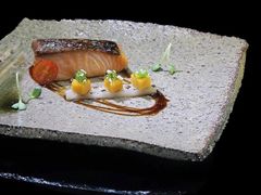 -Noir. Dining in the Dark