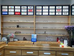 -豪门视光·星趣控·蔡司依视路眼镜代理商(中央大街店)