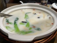 -泉畔人家·老济南经典鲁菜(大明湖店)