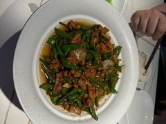 -阿瓦山寨·湘菜现炒·剁椒鱼头王(咸阳总店)