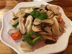 素炒野生菌-小锅巴纳西餐厅