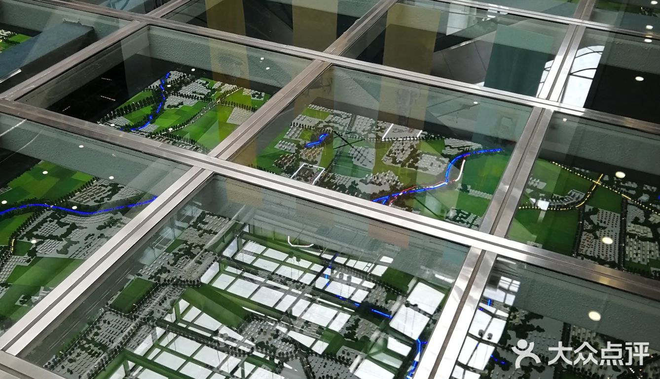 顺义博物馆，玻璃悬空地台设计很巧妙