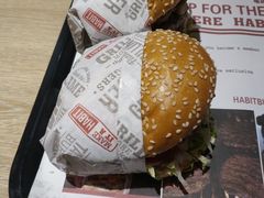 -The Habit Burger Grill 哈比特汉堡(复兴soho店)