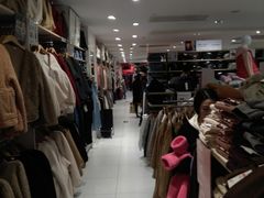 -优衣库(上海正大广场店)