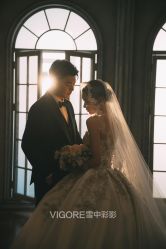 -雪中彩影婚纱摄影·微光艺术中心