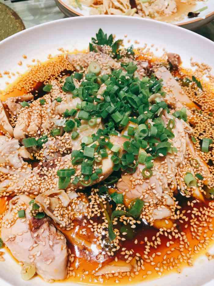 再次光临振头店的孙大厨鸽子馆服务员是一如既往的热情指引不仔细看