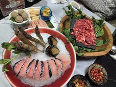 -红鼎豆捞·非遗鲍皇汤火锅(宝丰路店)