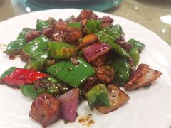 尖椒藕尖炒牛肉粒-品香菜馆(旗峰路中侨大厦店)