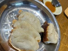 -黄阿姨锅贴大王(万航渡路店)