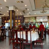 因为朋友在自贡上班，我和闺蜜开上车车说去就去了