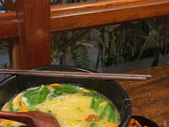 -银米·云南传统过桥米线(双廊黑金冠店)
